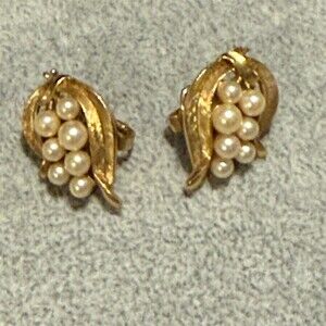 Trifari Vintage Clip-On Earrings Gold Tone Faux Pearl Grape Cluster Signed